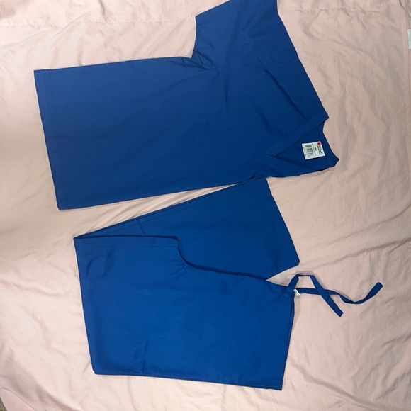 AllHeart V-Neck Top & Drawstring Pant Scrub Set - Picture 2 of 11
